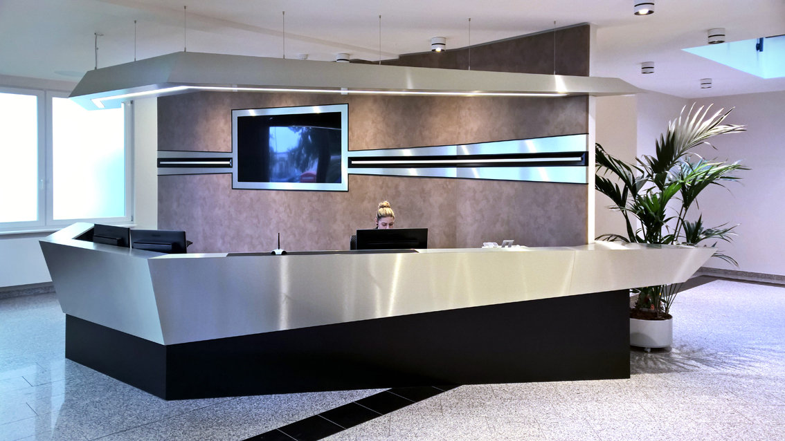 03 Foyer+ThinTank - Tresen.jpg